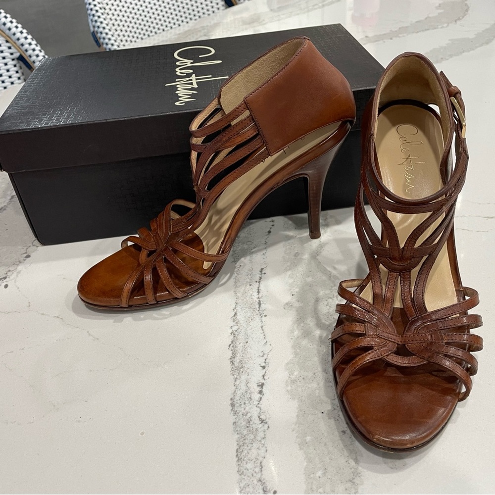 Cole Haan Verona Air T-Strap Leather Woodbury - size 8- beautiful condition!